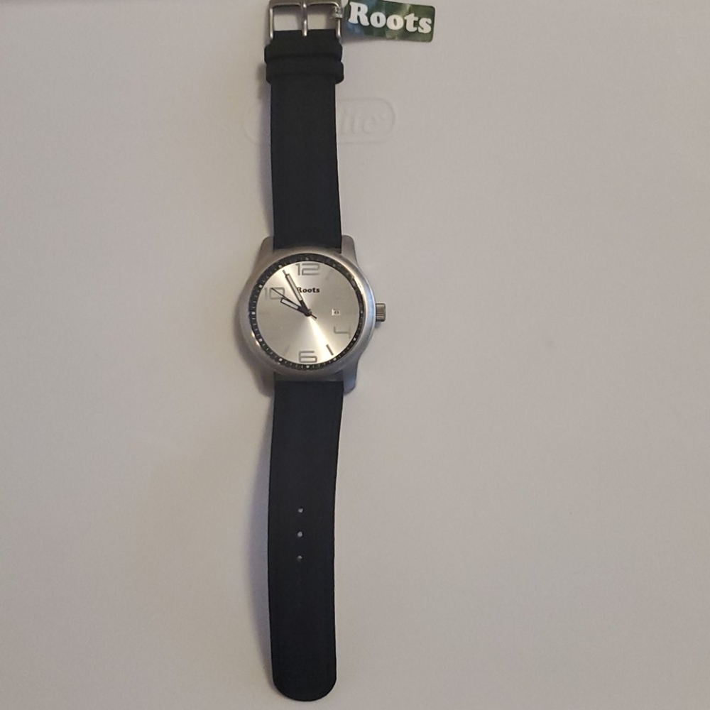 Men's Roots Watch NWT - Picture 2 of 3